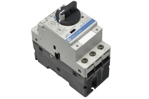 TELEMECANIQUE Schneider circuit breaker GV2-P05, 0,63-1A 021344 GV2P05 GV2 P05 - Picture 1 of 5