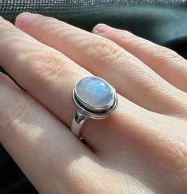 Anillo de plata 925 / Anillo de piedra lunar arco iris / Anillo ovalado / Anillos para mujer / Hecho a mano Foto 1 de 4