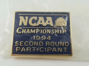 RARE 1994 NCAA Basketball Championship Second Round Participant Lapel Pin Player - Bild 1 von 2