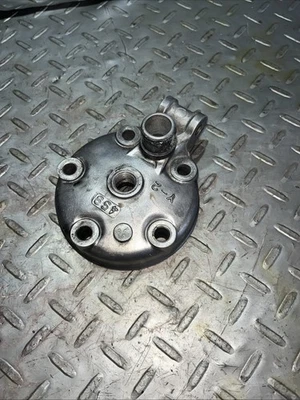 OEM 1994-2000 Yamaha Yz125 Yz 125 Engine Motor Cylinder Head 4JY-11111-01-00 - Image 1 of 4