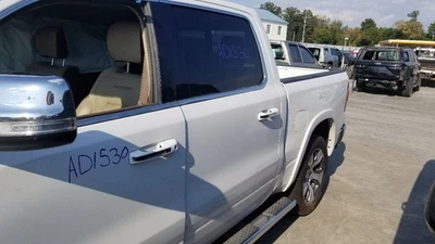 20 DODGE RAM 1500 NEW BODY LARAMIE DOOR REAR LEFT DRIVER WHITE CREW CAB Foto 1 de 4