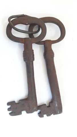 Heavy Large Door Iron Key Antique Rustic VTG Home Decor Steampunk Skeleton K/7 Cover