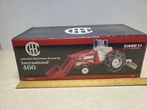 1/16 International 460 Toy Tractor with Loader & Blade - Picture 1 of 11