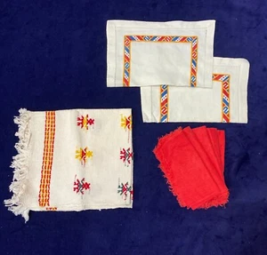 3 Vintage Eastern European Folk Embroidered Table Runners & 5 Red Linen Napkins - Picture 1 of 5