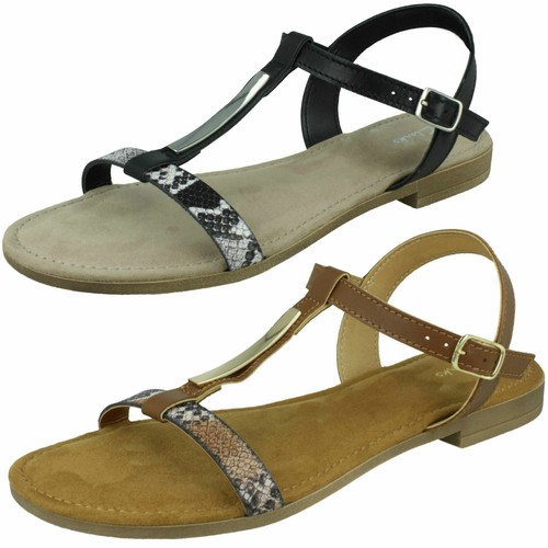 Sandali donna Clarks casual punta aperta fibbia T Bar pelle Axelle Ray