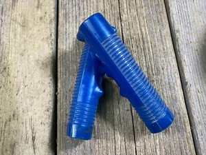 VINTAGE MUSCLE BIKE GRIPS BLUE FOR 7/8 HANDLEBARS NOS - Picture 1 of 3