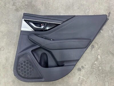 2020-2023 SUBARU OUTBACK LIMITED TAMPA DE ACABAMENTO DO PAINEL DA PORTA TRASEIRA DIREITA FABRICANTE DE EQUIPAMENTO ORIGINAL - Imagem 1 de 4