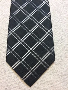 J FERRAR MENS TIE BLACK WITH WHITE 2.75 X 59 NWOT - Picture 1 of 4
