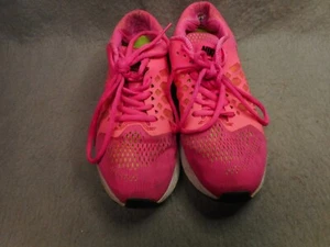 VTG WOMAN'S NIKE ZOOM PEGASUS31 MESH TOP TRAINING SHOES SIZE 8 SLIGHTLY USED - Picture 1 of 5