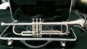 TRUMPETS-BANKRUPTCY-NEW STUDENT/INTERMEDIATE SILVER CONCERT SCHOOL BAND TRUMPET