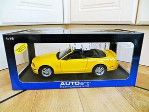 AUTOART '2006 FORD MUSTANG GT CONVERTIBLE' YELLOW. 1:18 Ltd Ed. MIB/BOXED - Picture 1 of 9
