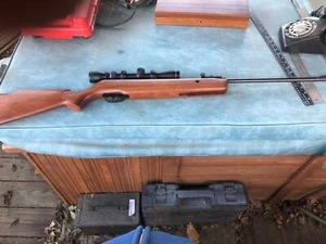 Crosman Quest 1000x Break-barrel Air Rifle .177 With Scope - Picture 1 of 14