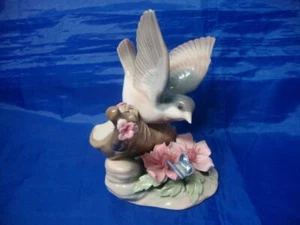 ~RARO~ Lladro Bird and Butterfly #1300 Uccellino dietro Mairposa Vincente Martinez - Foto 1 di 4