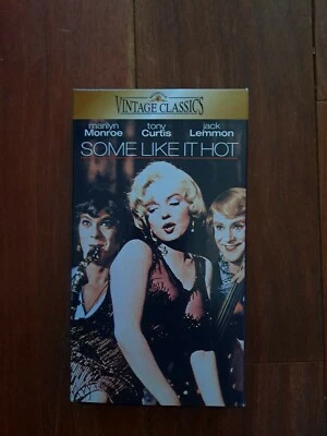 Some Like It Hot VHS Marilyn Monroe  Foto 1 de 3