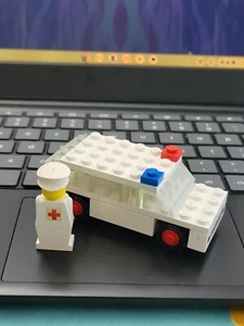 1975 Lego Original Red Cross Minifigure Paremedic & Vintage Ambulance - Bild 1 von 14