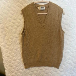 VTG luxury 100% cashmere sweater vest tan Pringle of Scotland preowned size M - Picture 1 of 5