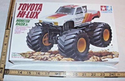TAMIYA TOYOTA HI LUX JUNIOR 1:32 4WD MONSTER TRUCK ELECTRIC MODEL KIT SEALED - Image 1 of 2