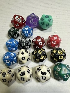 Lot of 17 MTG Spindown - Various Sets - Some Oversized - MTG D20 Dice - Picture 1 of 5