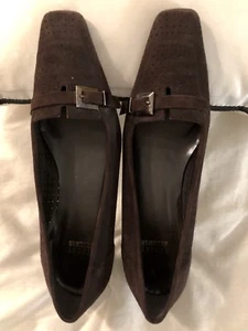 Stuart Weitzman Dark Brown Perforated Suede Kitten Heel Pumps with Buckle - 8M - Picture 1 of 6