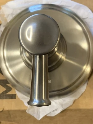 Kit de ajuste de válvula de transferencia Moen UT4301BN Belfield 1 manija M-CORE, níquel cepillado Foto 1 de 4