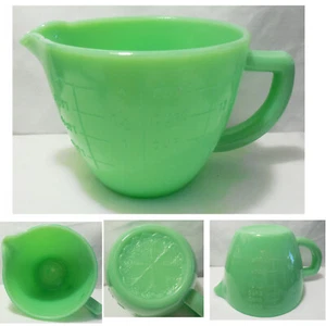 NEW Deco Style Jadeite Green Glass 2 cup Measuring Cup 1 Pour Spout Daisy Bottom - Picture 1 of 1
