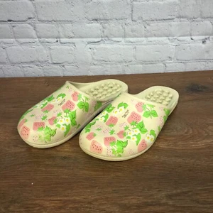 Ladies Lightweight Forum Outdoor Cloggie's - Strawberry Design - Picture 1 of 6
