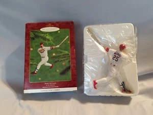 2000 Hallmark Keepsake Ornament, MLB Serie da Collezione "Mark McGwire" - NUOVO - Foto 1 di 7