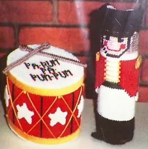 DRUM & SOLDIER BATHROOM Set PLASTIC CANVAS Crewel Embroidery Cross Stitch New - Picture 1 of 3