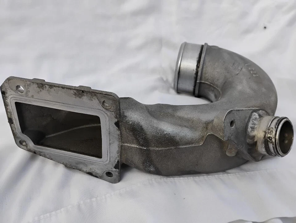 Tubería intercooler Mazdaspeed 6 2,5 pulgadas Foto 1 de 1