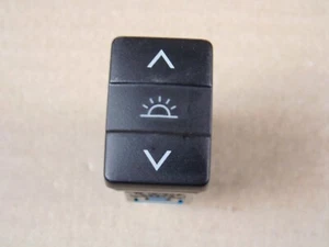 Toyota Land Cruiser J150 interior light switch button 84170-60020 - Picture 1 of 3
