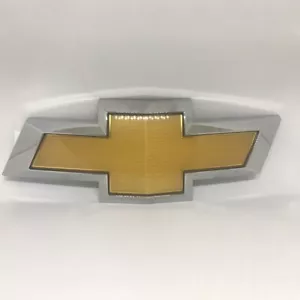Genuine 95122569 Front Hood Grille Emblem (Fits: 2011 2016 Orlando) - Picture 1 of 3