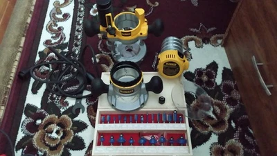 DEWALT DW618 路由器套件 2 1/4 惠普 12 安培插入和固定底座,不到 2 次 — 第 1/4 张图片