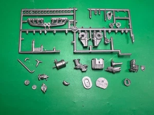 POCHER 1/8 ALFA ROMEO PLASTIC SPRUE 25 ENGINE PARTS - Picture 1 of 1