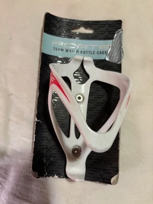 Jaula para botellas de agua de carbono blanco Forte Team con pernos Foto 1 de 2