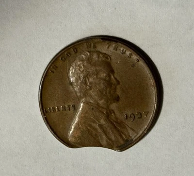 1937-P Lincoln Wheat Penny Clipped Planchet, mint *ERROR* coin.... - Image 1 of 4