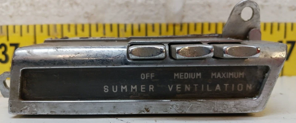Б/у коробка управления летней вентиляцией GM 1958 Oldsmobile 88-98 (917E) от оригинального производителя - Изображение 1 из 4