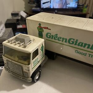 Green Giant Toy Metal 18 Wheeler