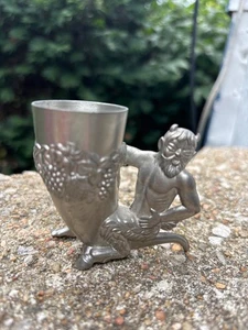 Vintage Antik Selten Schnapsglas Tasse Mythologisch Gott Faun Satyr FIGUR Pfanne - Bild 1 von 3