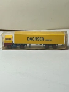 Wiking 1:87 Scale Ford Transcontinental Semi Truck, Dachser Transport with Box - Picture 1 of 12