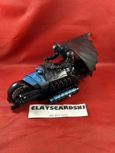 Batman Begins Batcycle 2005 DC Comics Action Figure Motorcycle Mattel - Picture 1 of 3