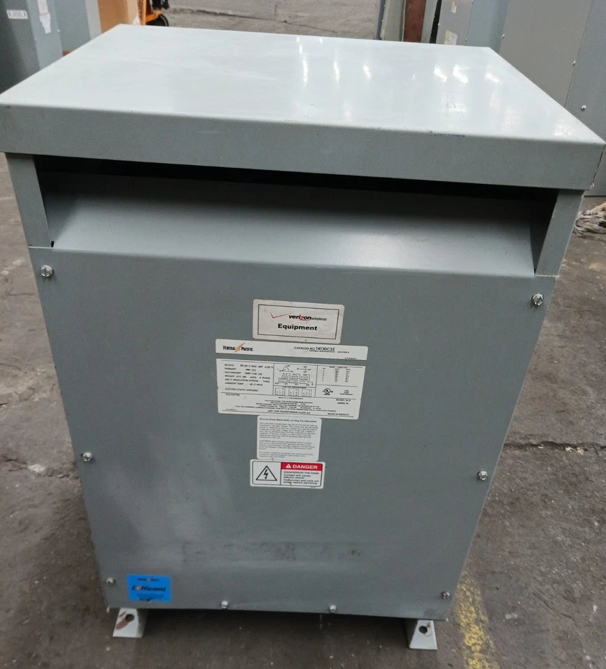 Transformador trifásico FPE 30 Kva 480 Delta HV ▲208y/120 Wye LV T4T30CSE Foto 1 de 4