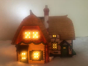 COBB COTTAGE Dept 56 Dickens Village Iluminada Casa de Navidad 58246 - Imagen 1 de 5