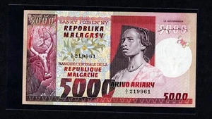 MADAGASCAR 5000 FRANCOS 1000 ARIARY 1974 P-66a UNC MENOS - Imagen 1 de 2