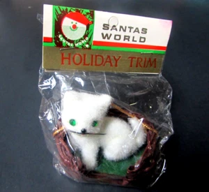 VINTAGE -3 INCH CHRISTMAS WHITE CAT IN BASKET DECORATION- UNOPENED -VERY GOOD - Picture 1 of 1