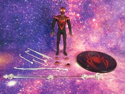 💥 Mezco One:12 Miles Morales Spider-Man SDCC Figura Exclusiva Marvel 2017 - Imagem 1 de 4