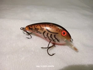 BANDIT 100 - Diving Crankbait Lure - Black Top / Copper Sparkle Body Red Belly - Picture 1 of 6