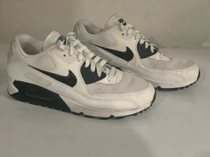 Nike Air Max 90 Essential White Black Womens 9 - Picture 1 of 5