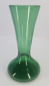 Vintage mundgeblasene grüne Retro Glas Vase italienisch 9,75 hoch 5" breit am Sockel - Bild 1 von 6