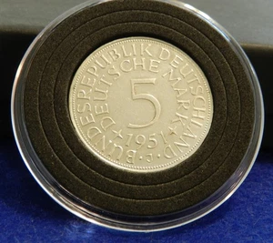 1951 J Germany 5 Mark - Fantastic Silver Coin - See PICS - Picture 1 of 2