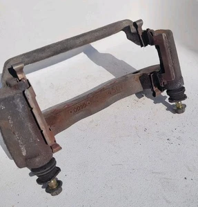 99-04 Ford F250 Rear Brake Caliper Bracket Mount OEM 1999 2004 Rear Wheel Drive - Bild 1 von 4
